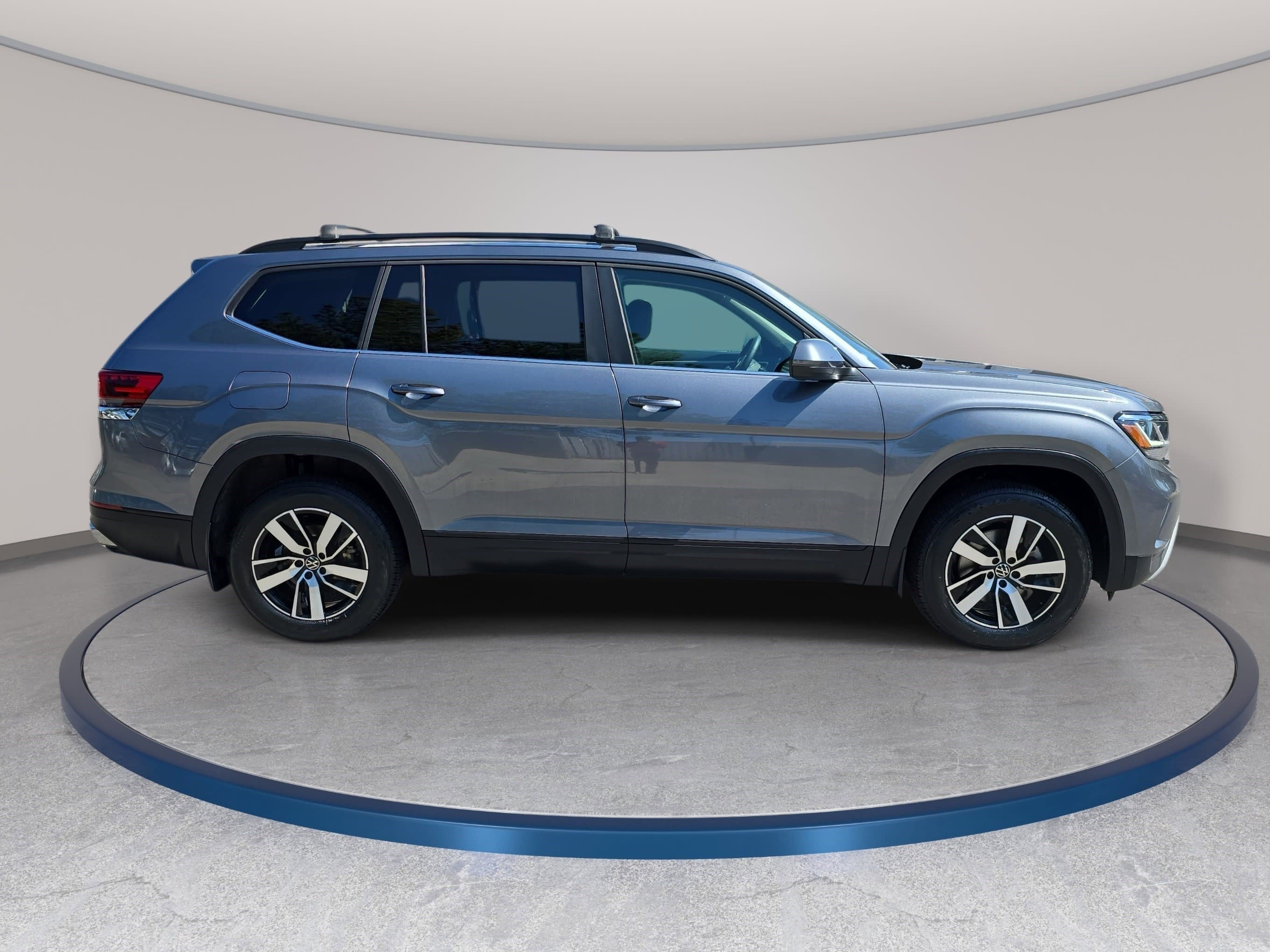 Used 2023 Volkswagen Atlas SE image 4