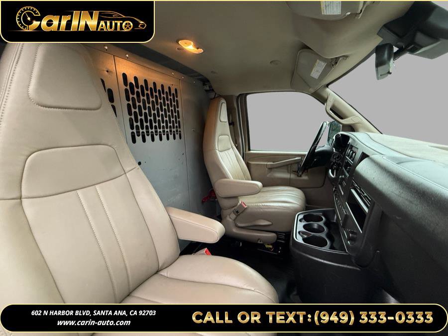 Used 2020 Chevrolet Express 3500 w/ Driver Convenience Package RWD image 13