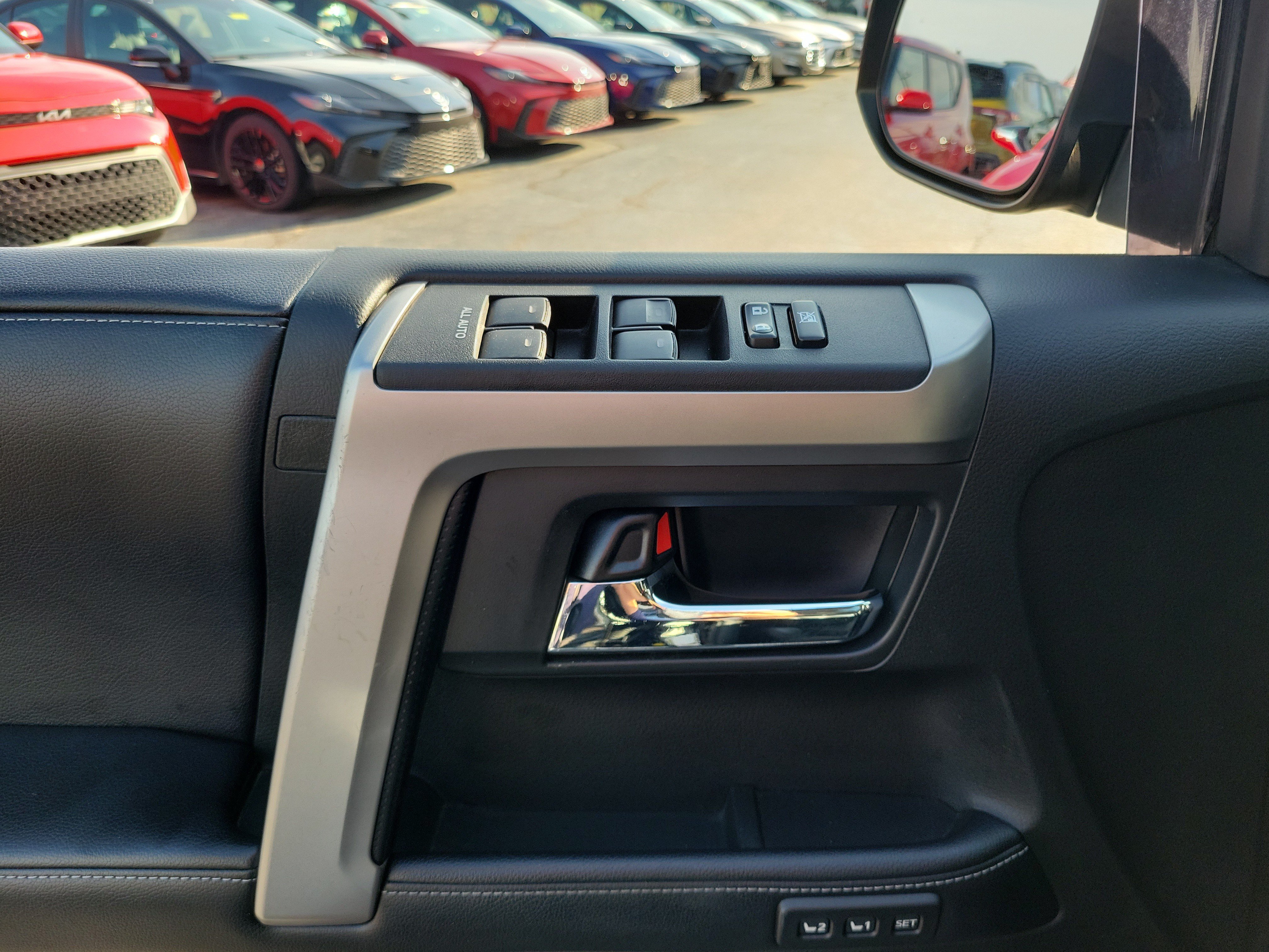 Used 2018 Toyota 4Runner Limited AWD/4WD image 17