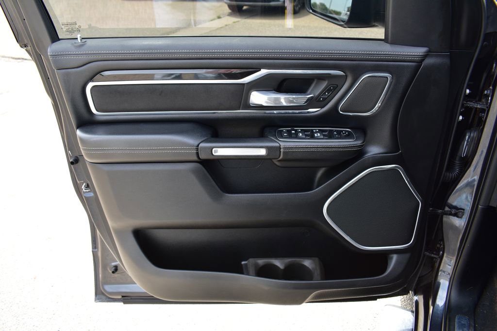 Used 2019 RAM 1500 Laramie AWD/4WD image 18