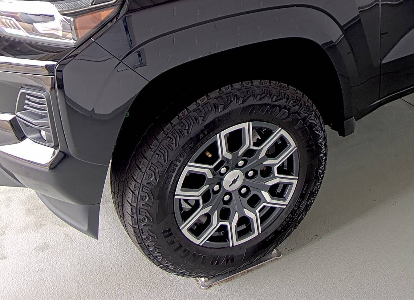 Used 2023 Chevrolet Colorado Z71 w/ Z71 Convenience Package 2 AWD/4WD image 7