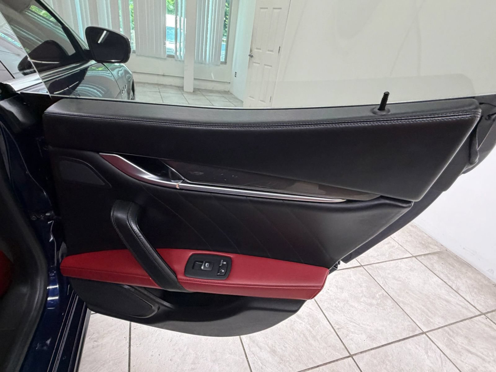 Used 2019 Maserati Ghibli RWD image 18