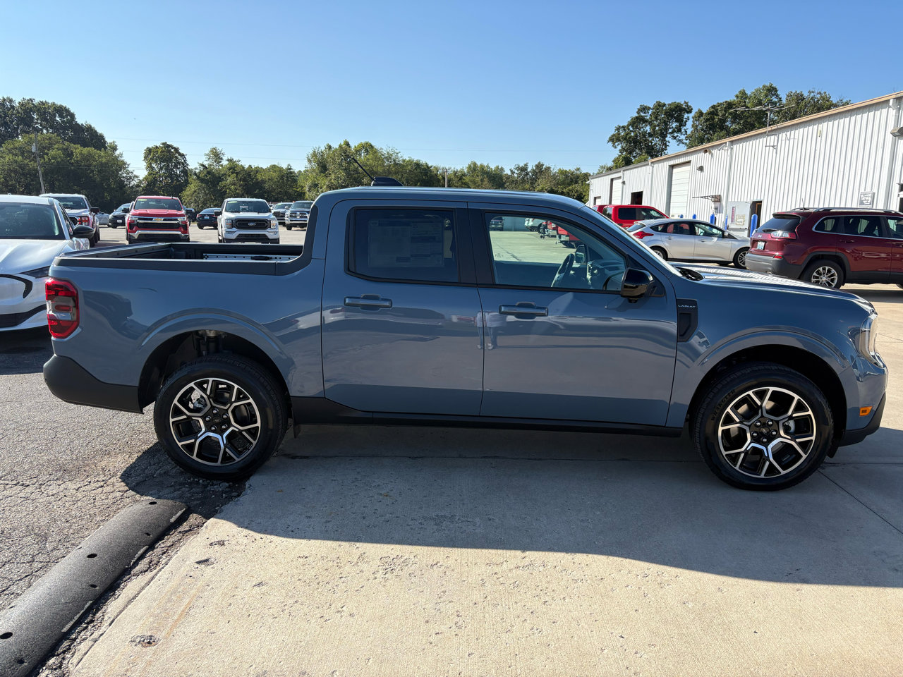 New 2025 Ford Maverick Lariat w/ 4K Tow Package image 2