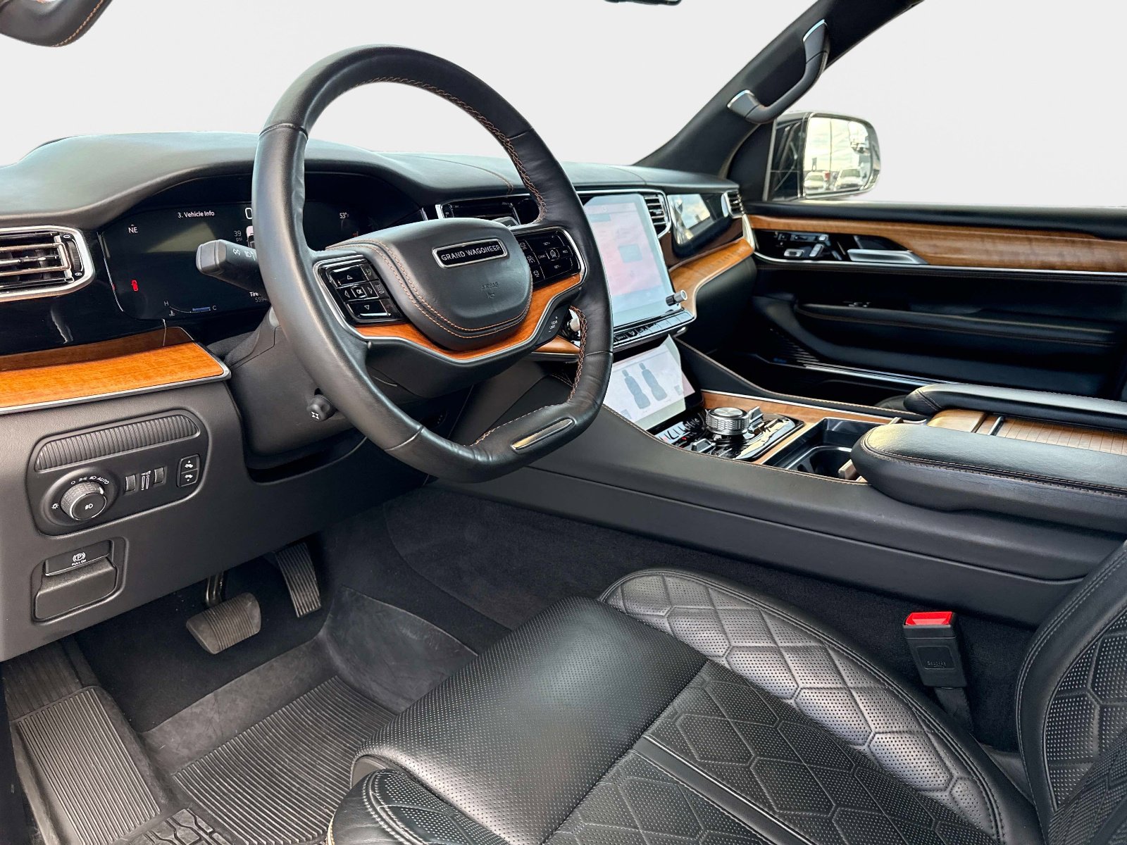 Used 2024 Jeep Grand Wagoneer L Series III image 35