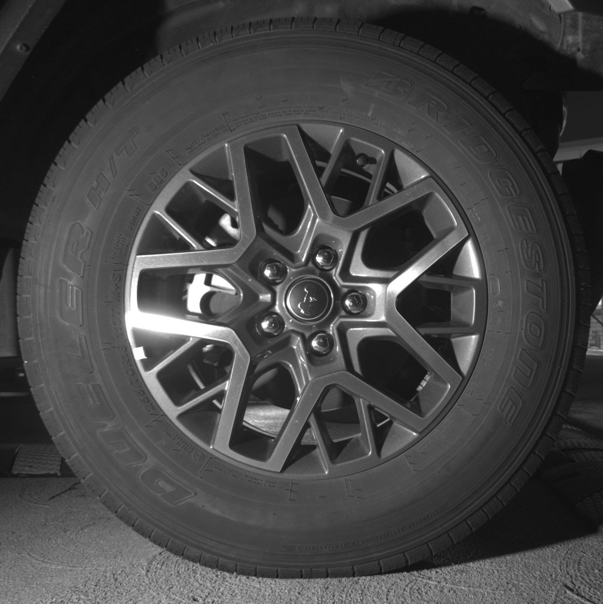 Used 2025 Jeep Wrangler Sahara AWD/4WD image 13