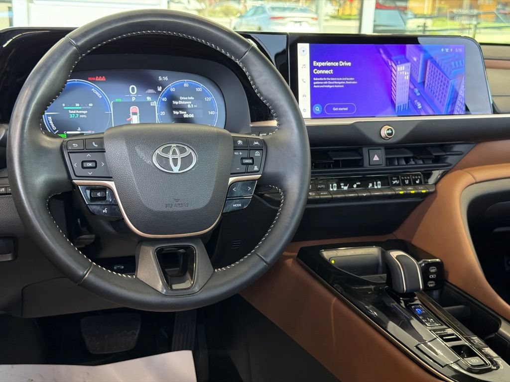 Certified 2025 Toyota Crown Signia AWD/4WD image 33