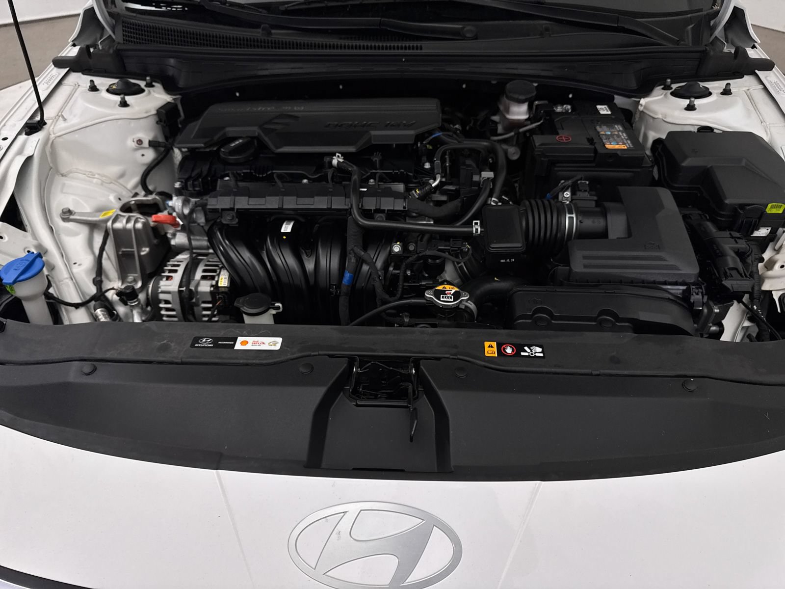 Used 2024 Hyundai Elantra SEL FWD image 11