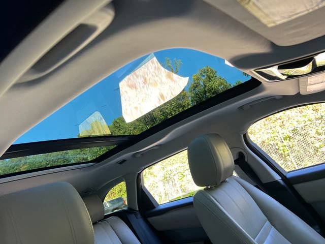 Used 2018 Land Rover Range Rover Velar S image 37