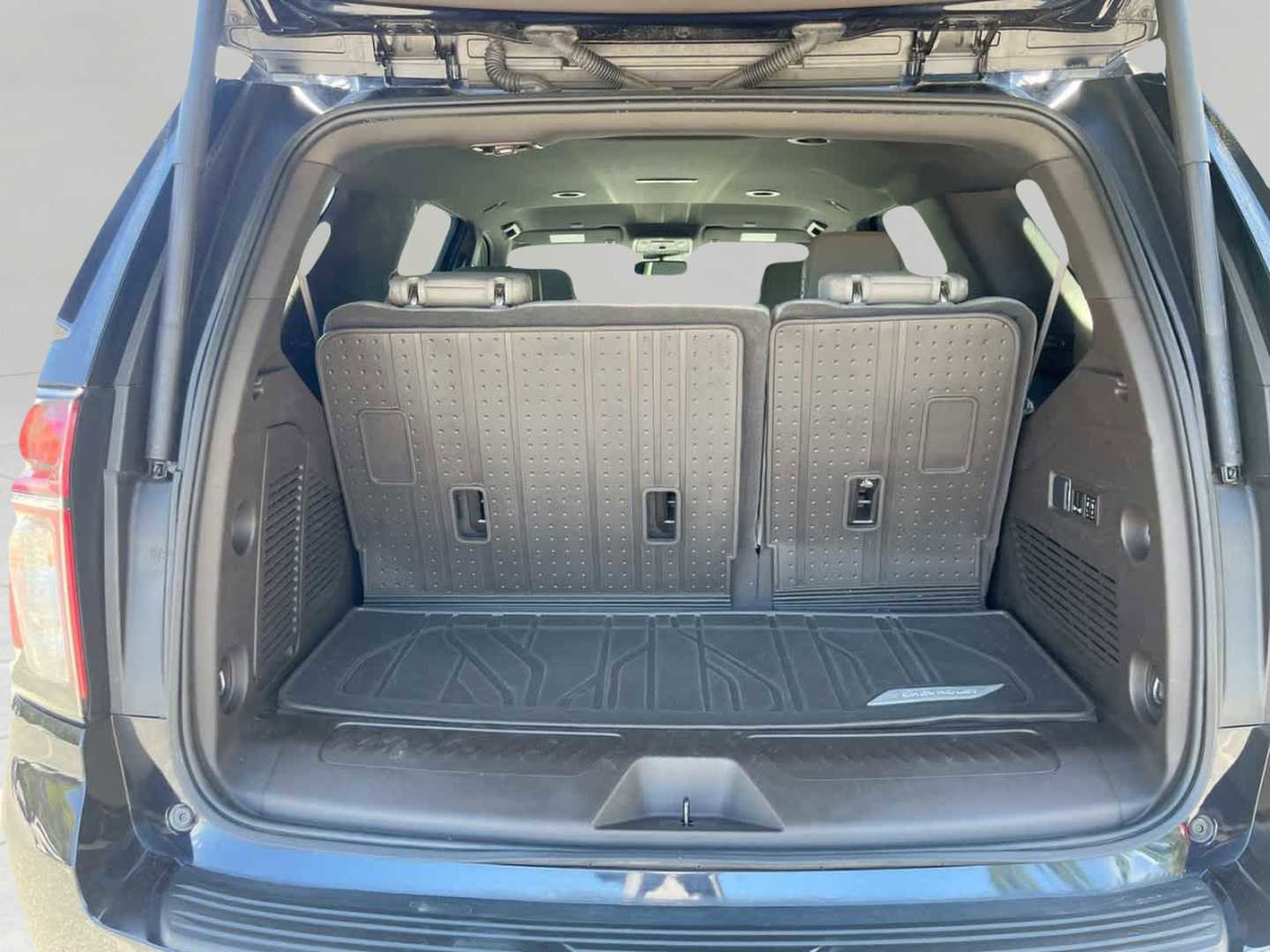 Used 2023 Chevrolet Tahoe LT w/ Luxury Package image 7