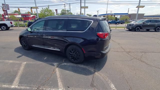 Used 2018 Chrysler Pacifica Touring-L Plus FWD image 6
