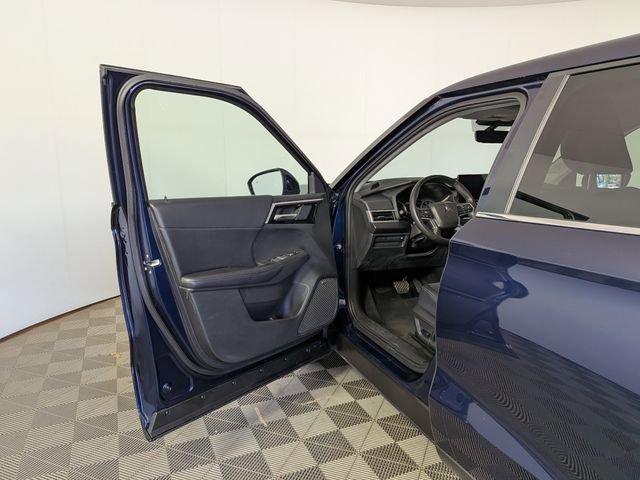 Used 2025 Mitsubishi Outlander SE AWD/4WD image 14