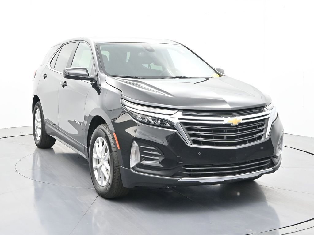 Used 2023 Chevrolet Equinox LT image 3