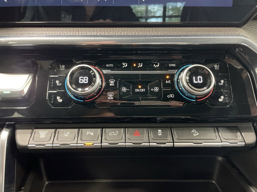 Used 2024 GMC Sierra 3500 Denali image 50