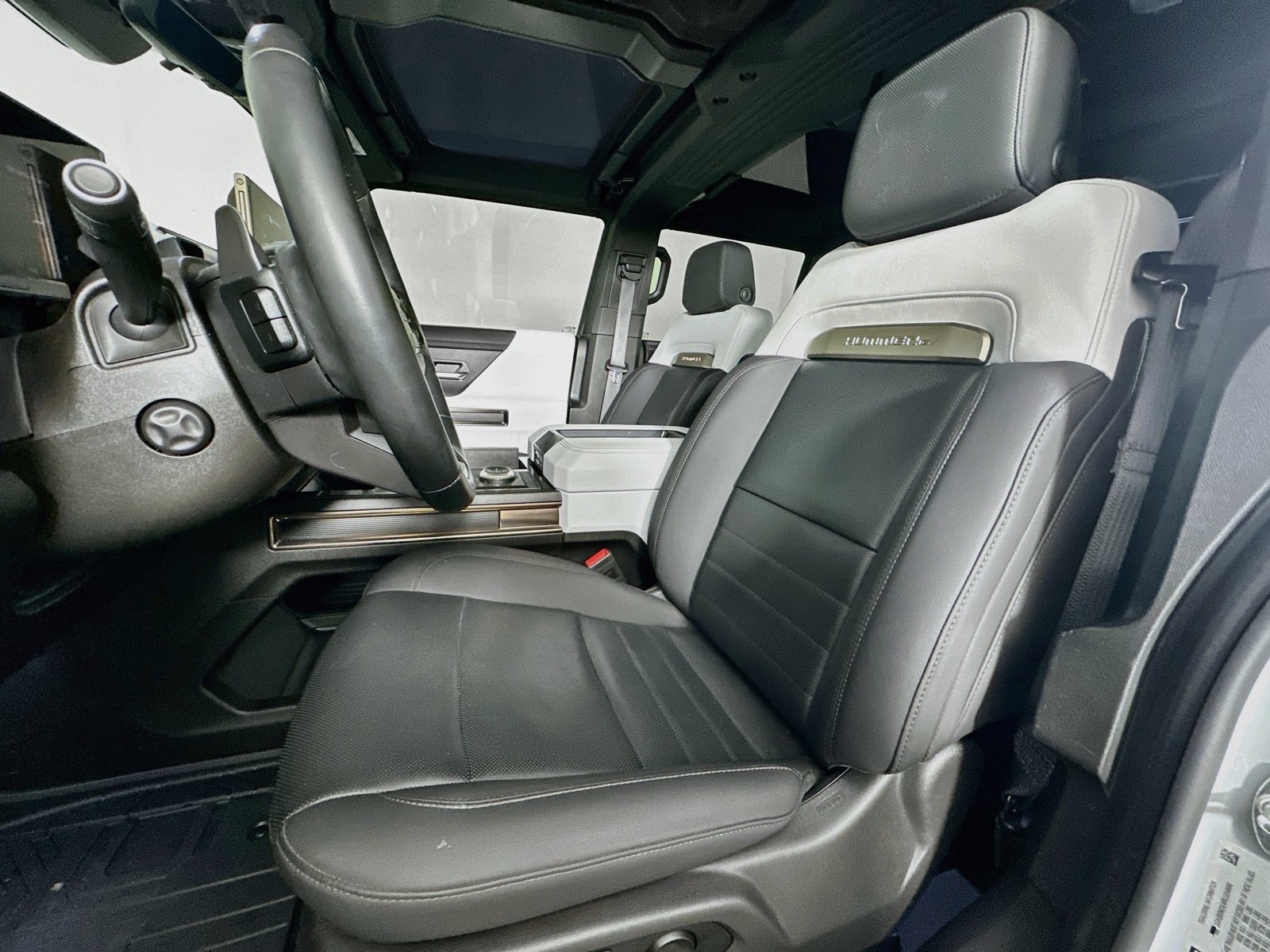 Used 2024 GMC Hummer EV 2X w/ LPO, Illumination Package AWD/4WD image 23