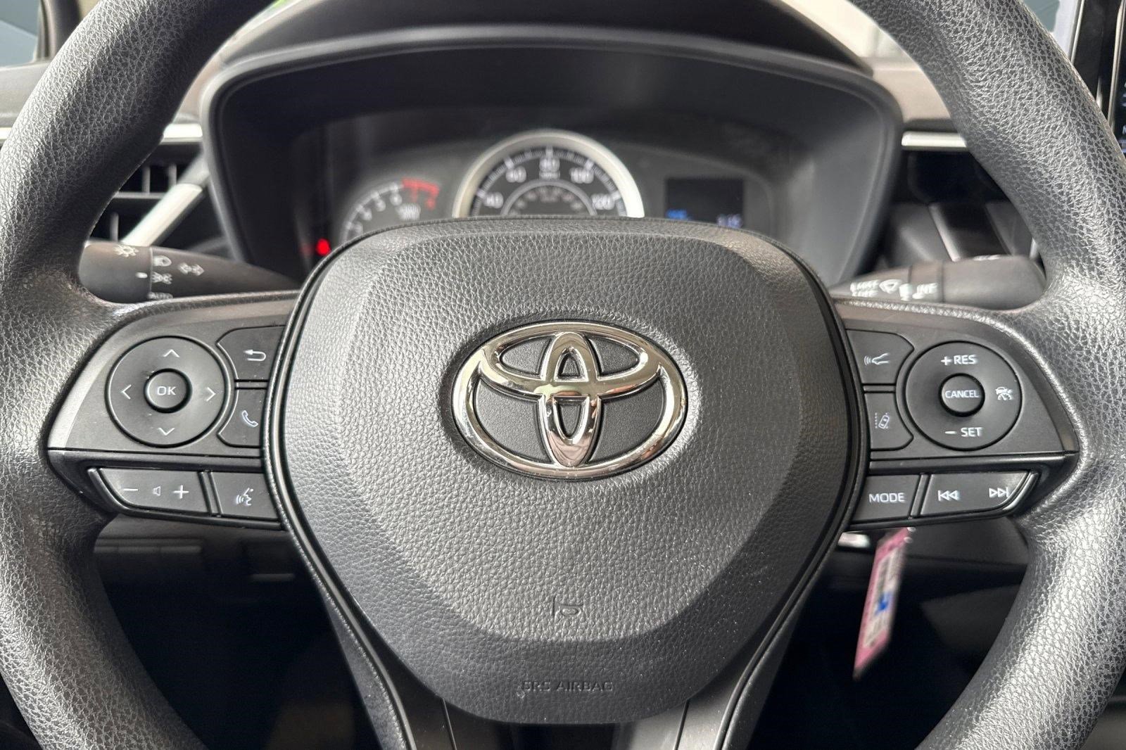 Used 2022 Toyota Corolla LE FWD image 14