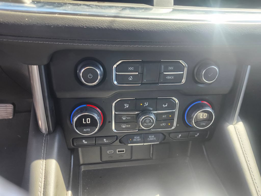 Used 2024 Chevrolet Tahoe LT RWD image 10
