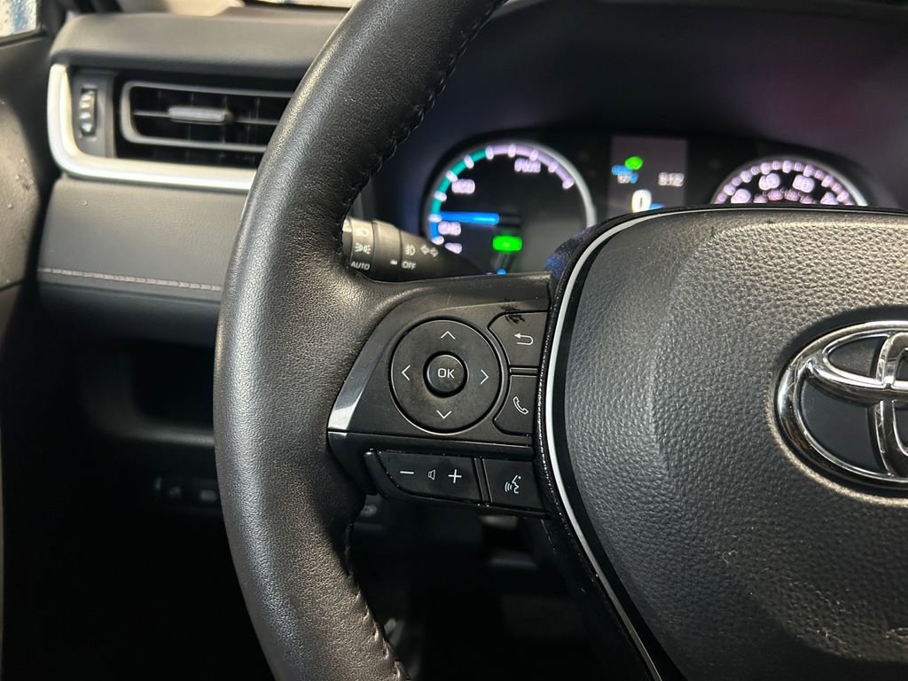 Used 2021 Toyota RAV4 XLE image 18