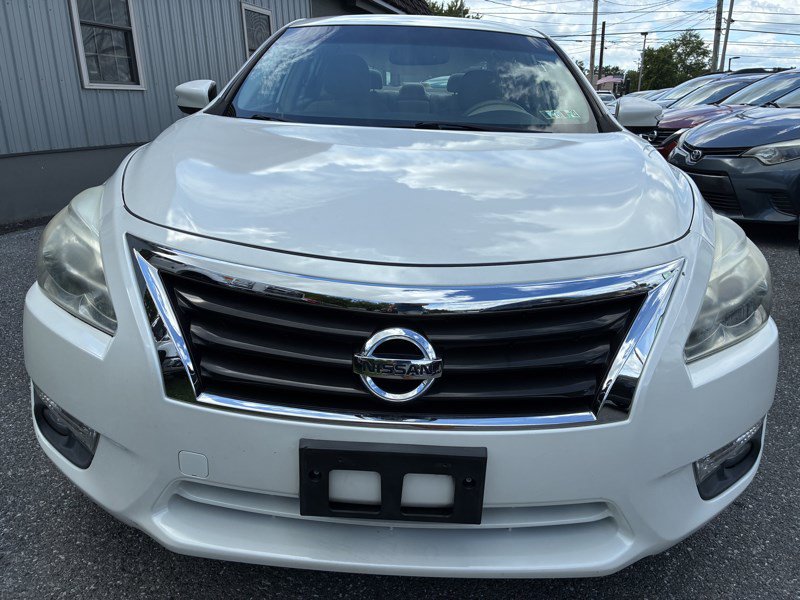 Used 2013 Nissan Altima 2.5 SL w/ Technology Pkg FWD image 2