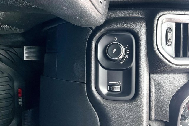 Used 2022 RAM 3500 Tradesman w/ Safety Group image 16