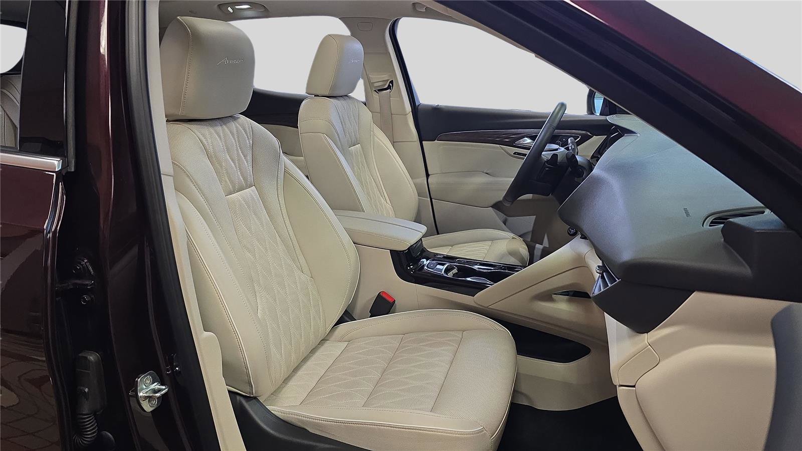 Used 2023 Buick Envision Avenir image 12