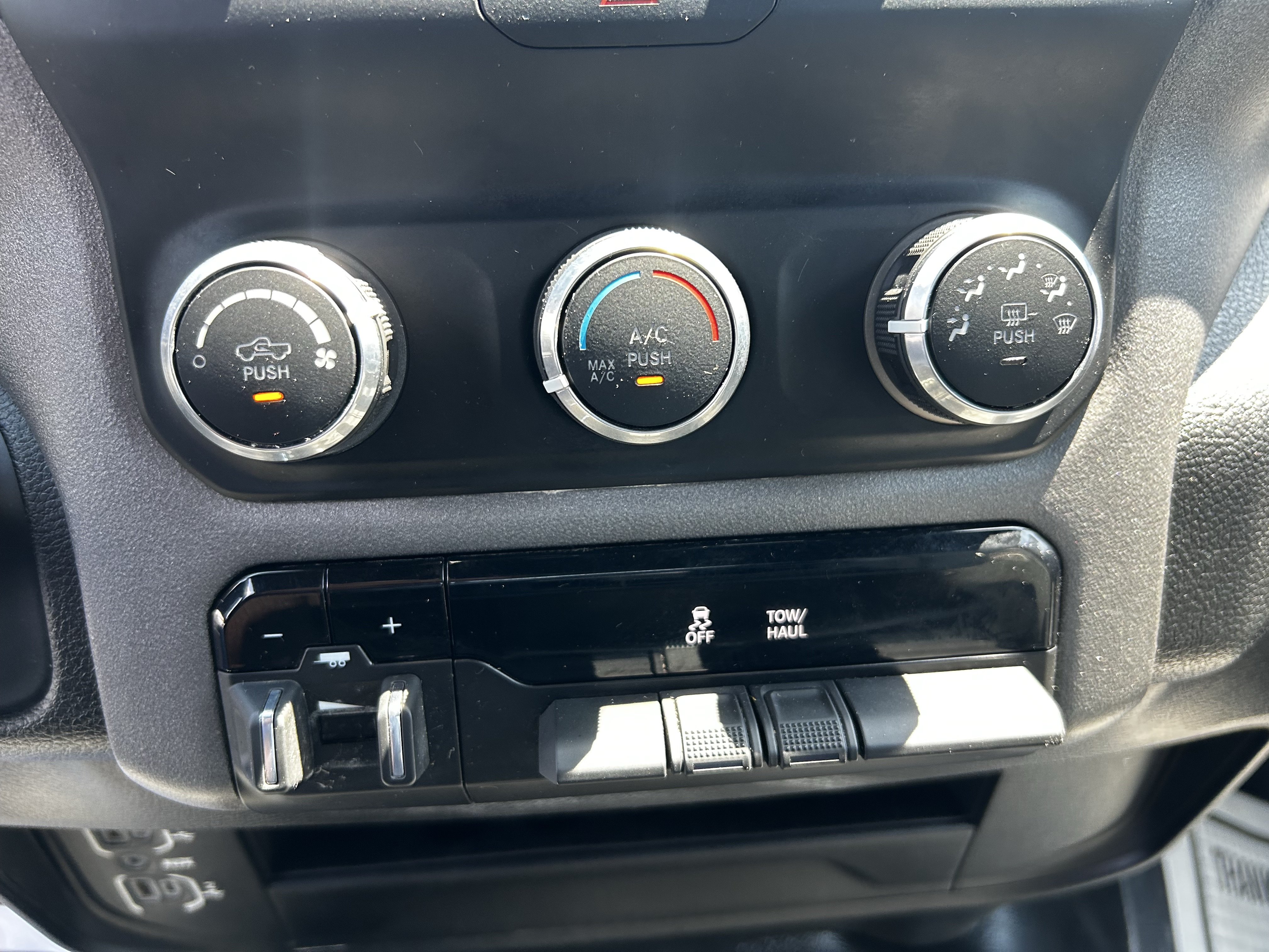 Used 2023 RAM 2500 Tradesman AWD/4WD image 28
