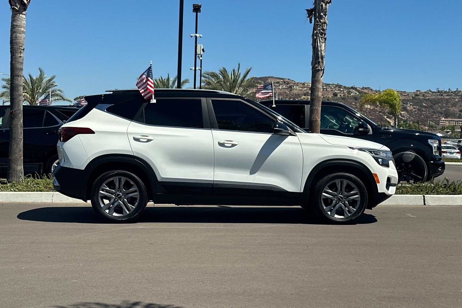 Used 2023 Kia Seltos S FWD image 3