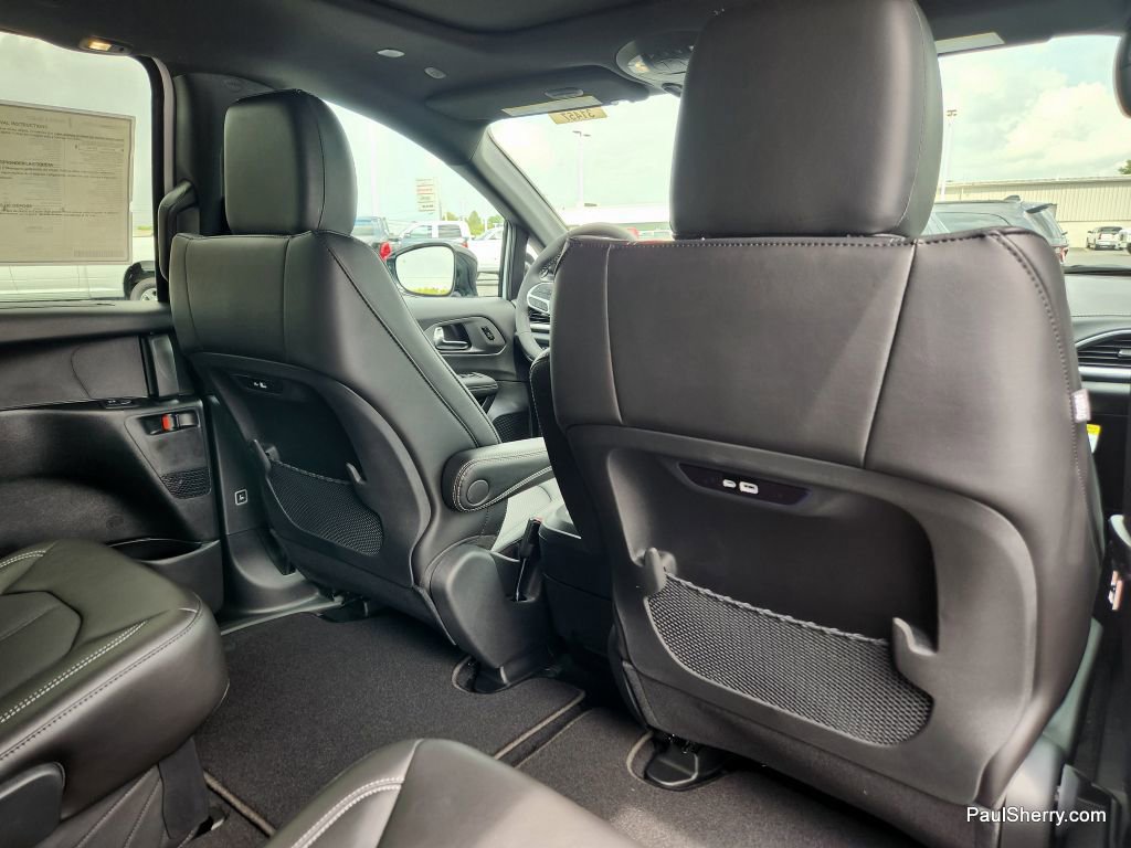 New 2026 Chrysler Pacifica Select image 39