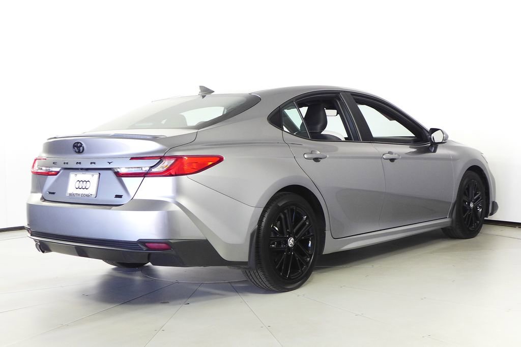 Used 2025 Toyota Camry SE w/ Convenience Package image 7
