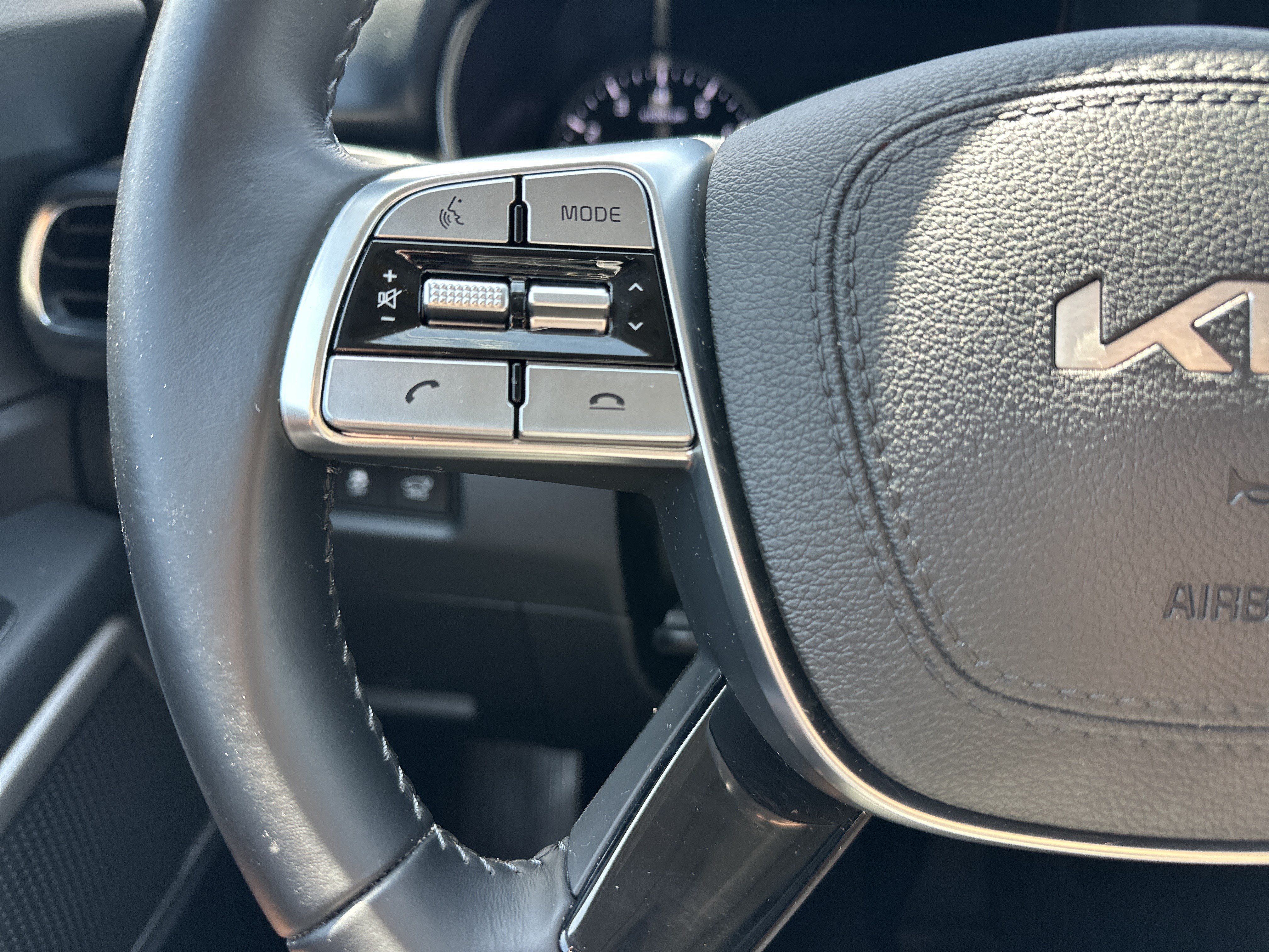 Used 2022 Kia Telluride EX w/ EX Premium Package FWD image 19