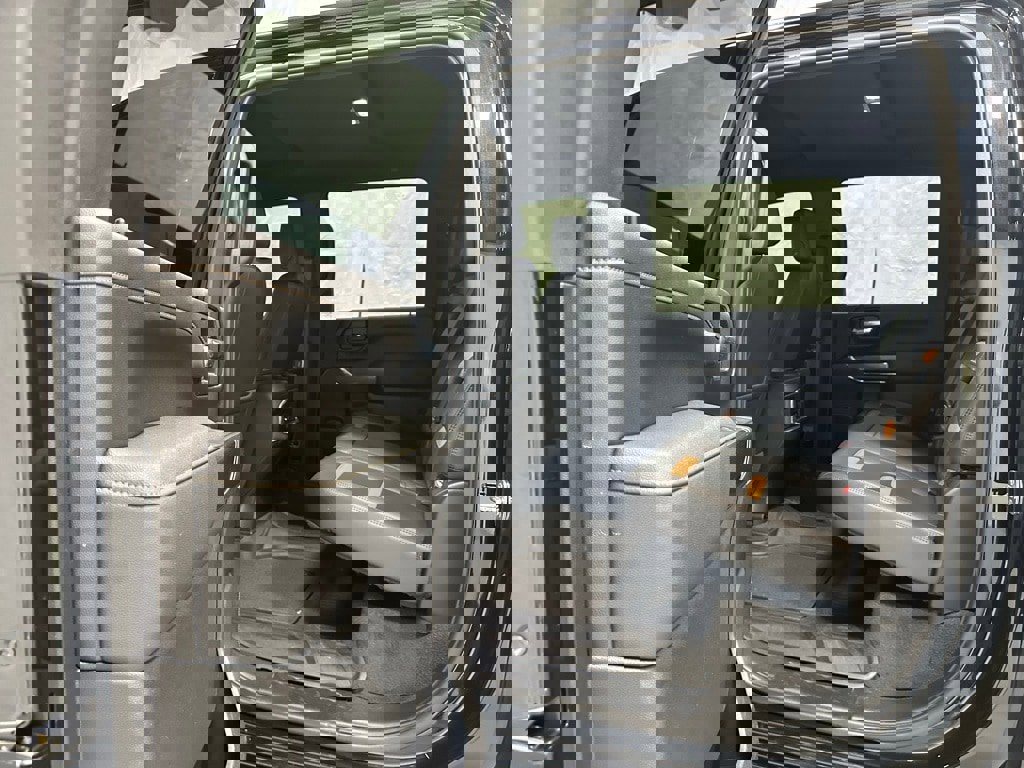 Used 2022 GMC Sierra 2500 AT4 image 43