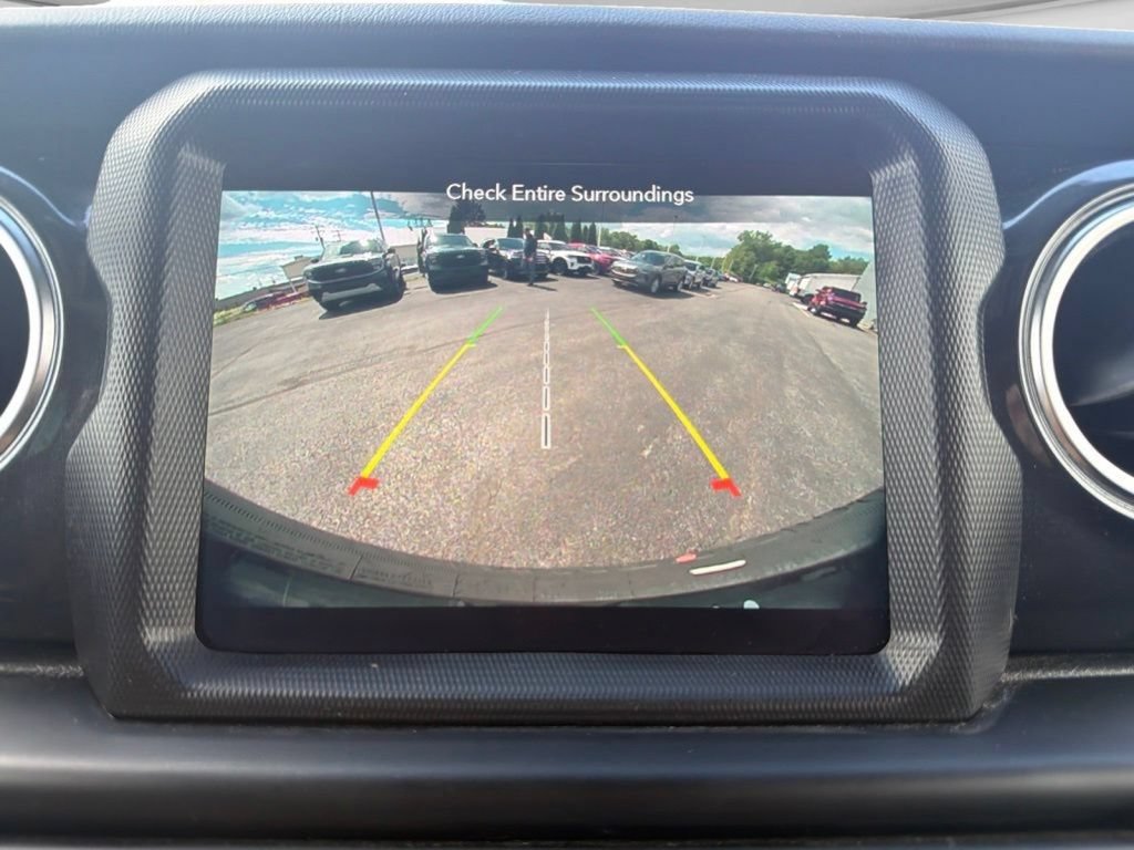 Used 2021 Jeep Wrangler Unlimited Sahara AWD/4WD image 26