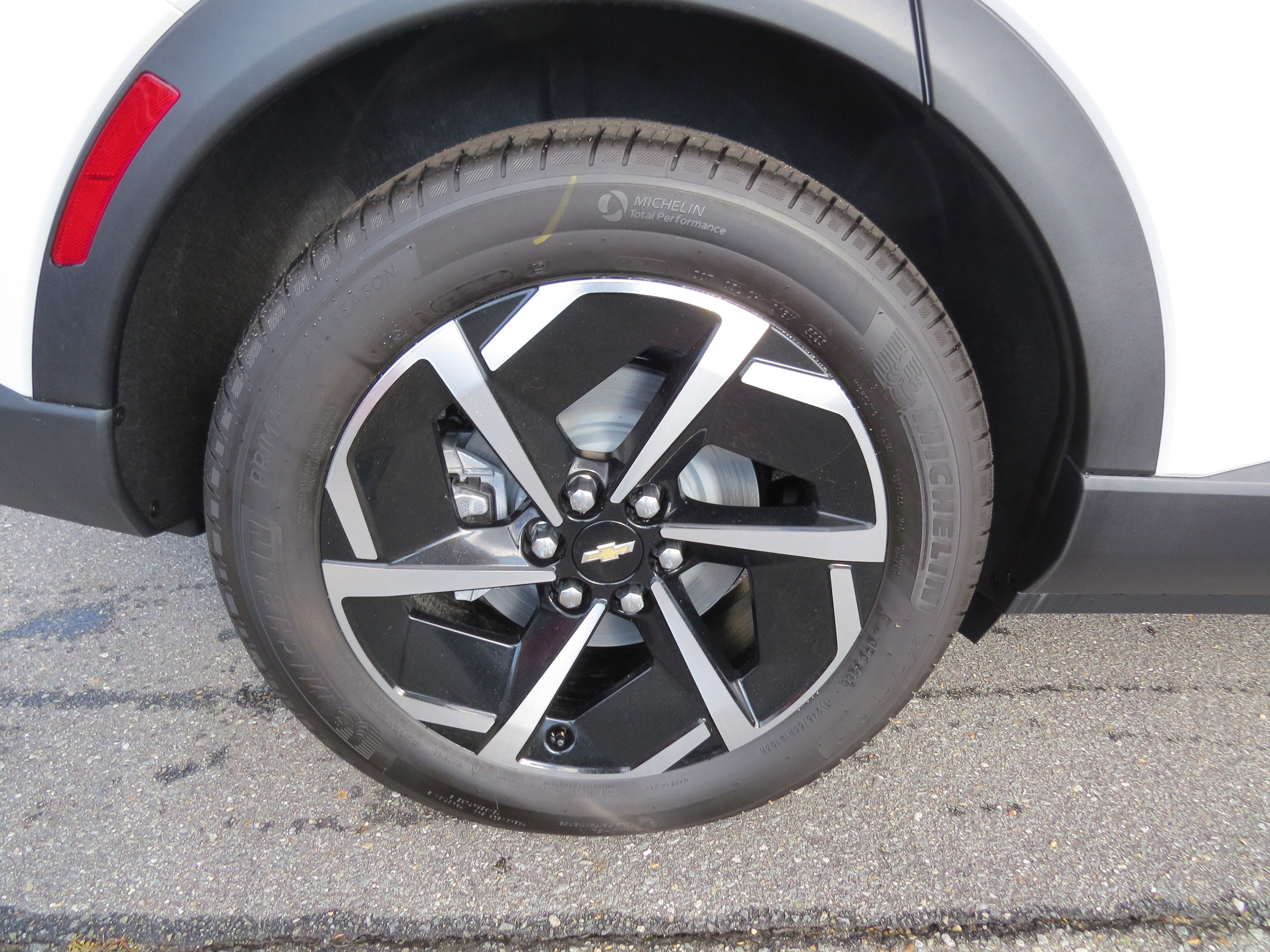 New 2026 Chevrolet Equinox EV LT image 10