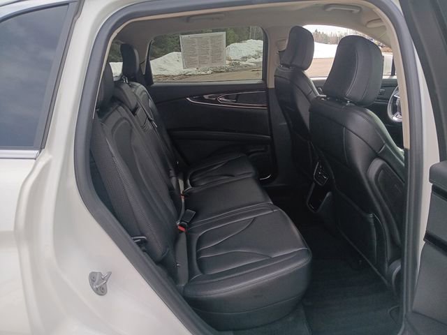 Used 2022 Lincoln Nautilus AWD w/ Premium Package image 21