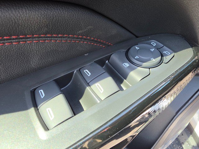 New 2026 Chevrolet Trax RS w/ Sunroof Package FWD image 29
