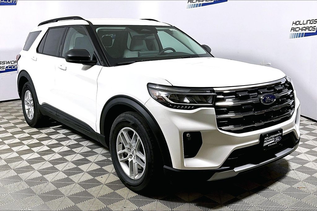 New 2026 Ford Explorer Active w/ Active Comfort Package RWD image 2