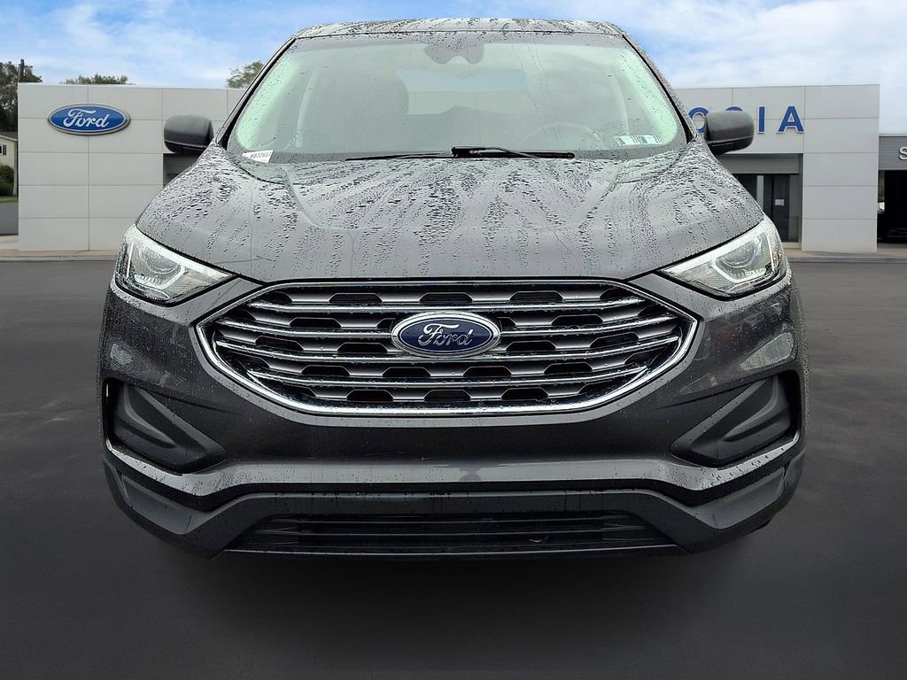 Certified 2020 Ford Edge SE image 2