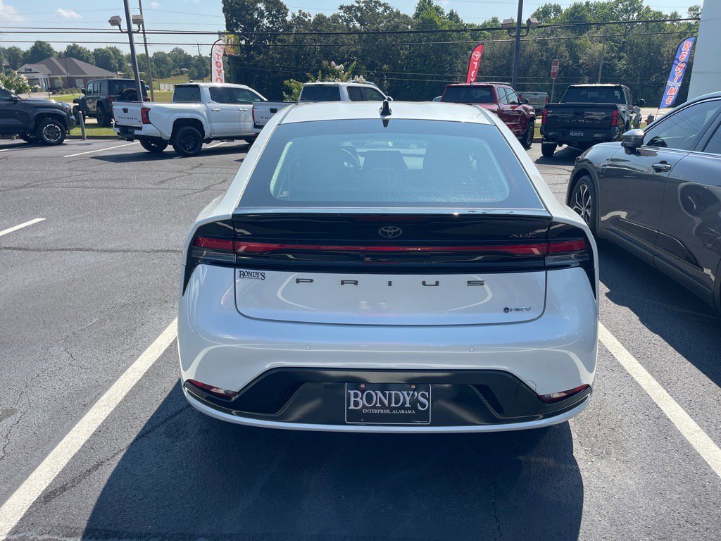 New 2026 Toyota Prius XLE FWD image 12