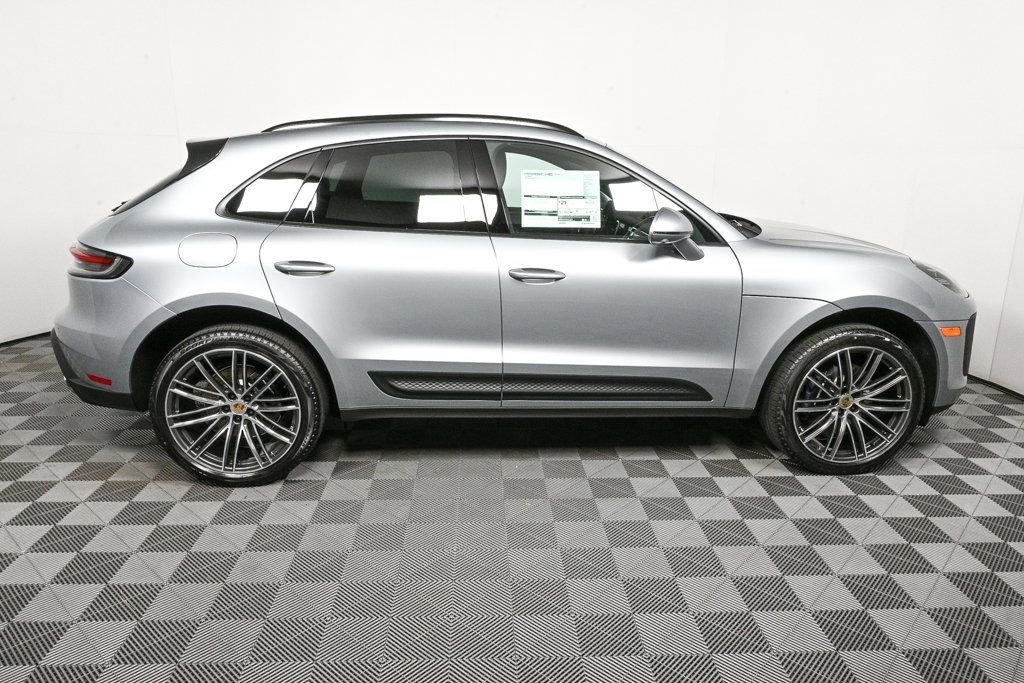Certified 2026 Porsche Macan AWD/4WD image 27