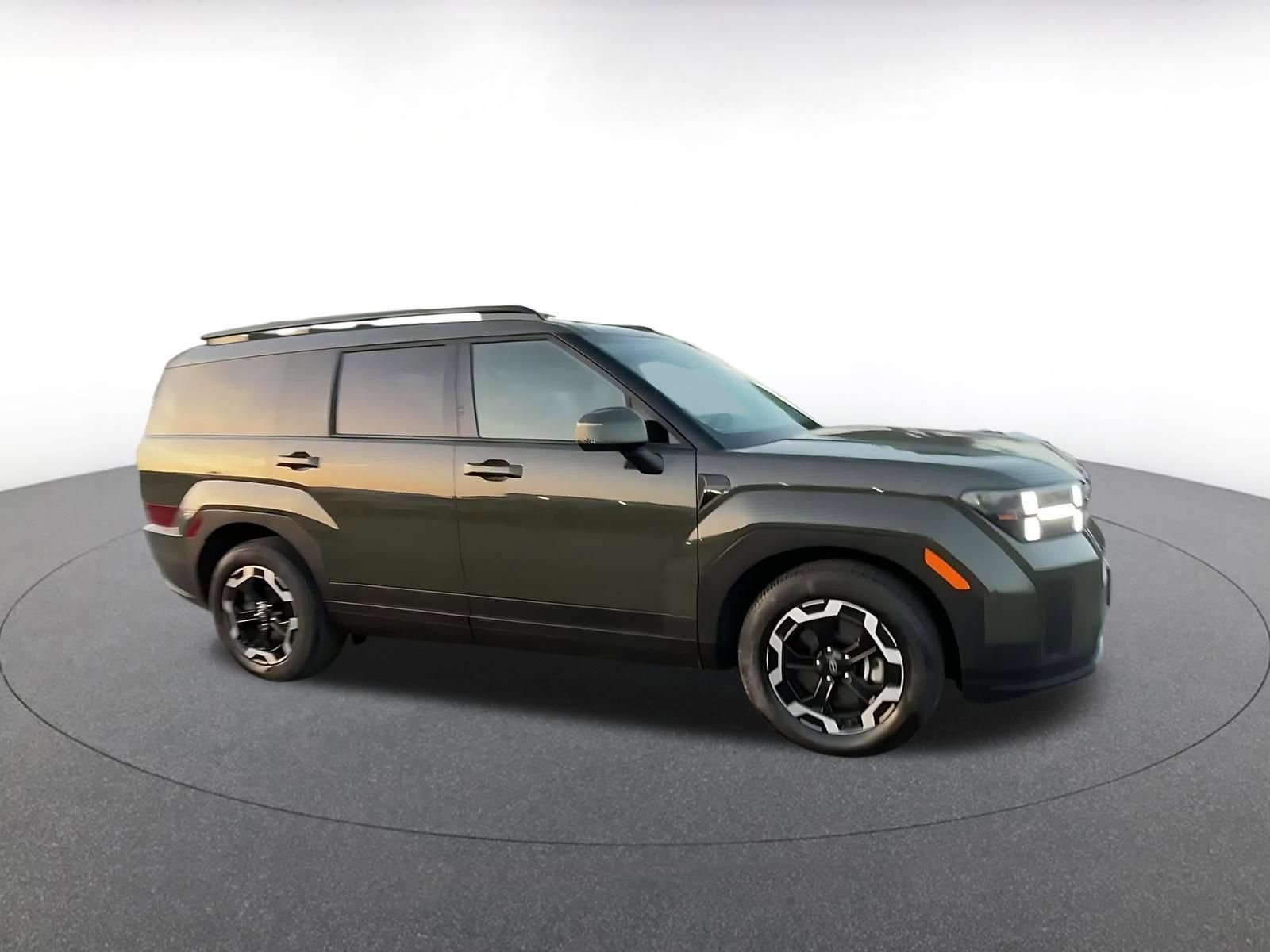 Used 2025 Hyundai Santa Fe SEL image 2