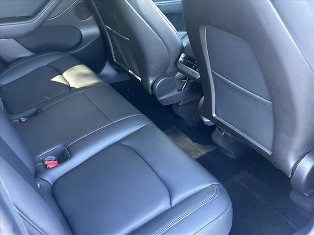 Used 2020 Tesla Model Y Long Range image 17