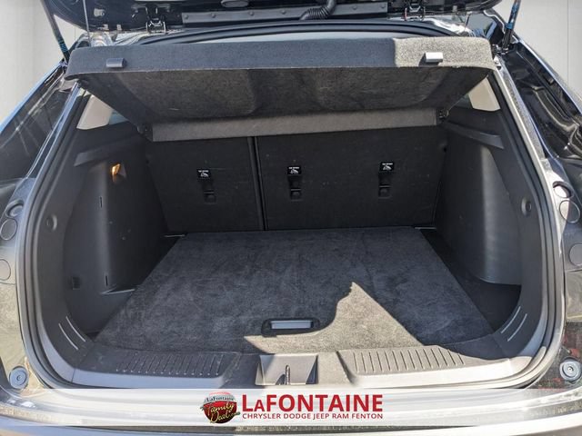 Used 2025 Chevrolet Trax LT FWD image 28