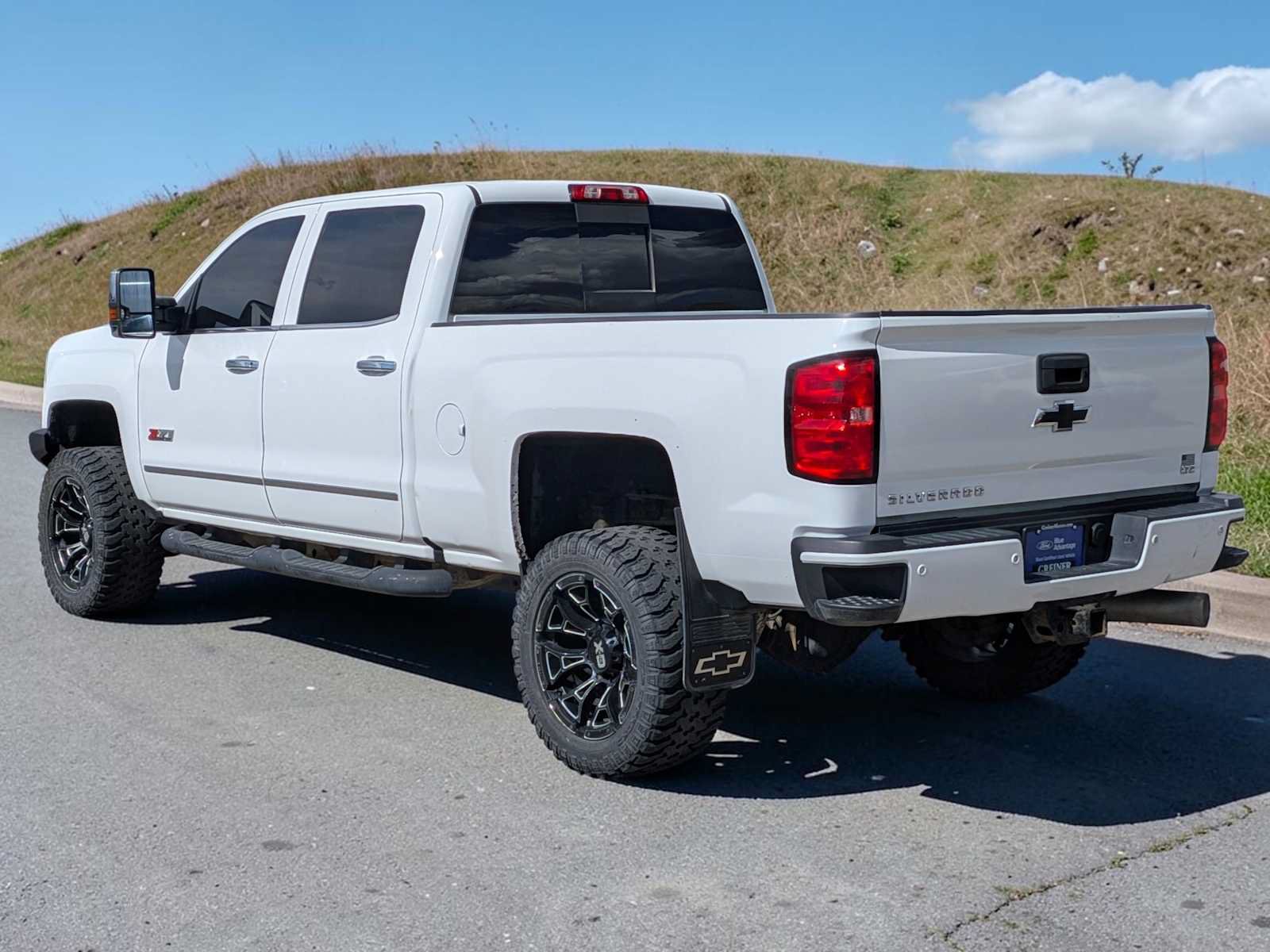 Used 2018 Chevrolet Silverado 3500 LTZ AWD/4WD image 4
