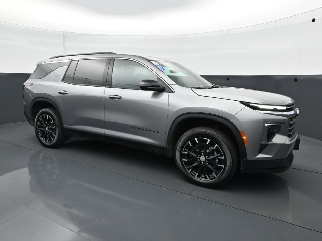 Used 2026 Chevrolet Traverse LT w/ Sun and Wheel Package AWD/4WD image 9