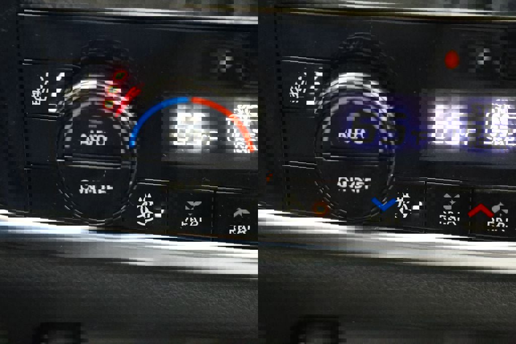 Used 2023 Nissan Rogue SL w/ SL Premium Package image 22