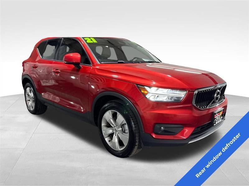 Used 2021 Volvo XC40 T5 Momentum image 3