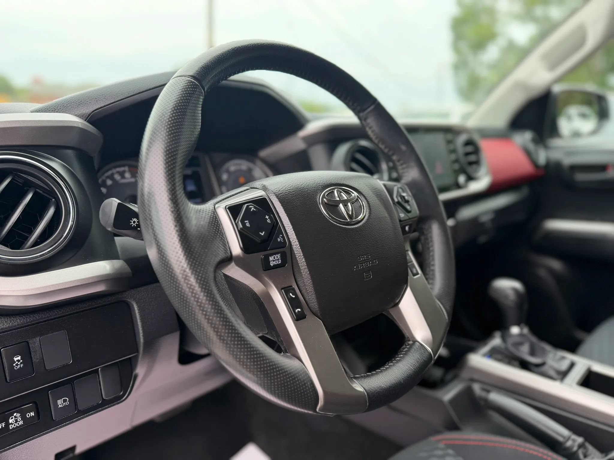 Used 2023 Toyota Tacoma SR5 RWD image 12
