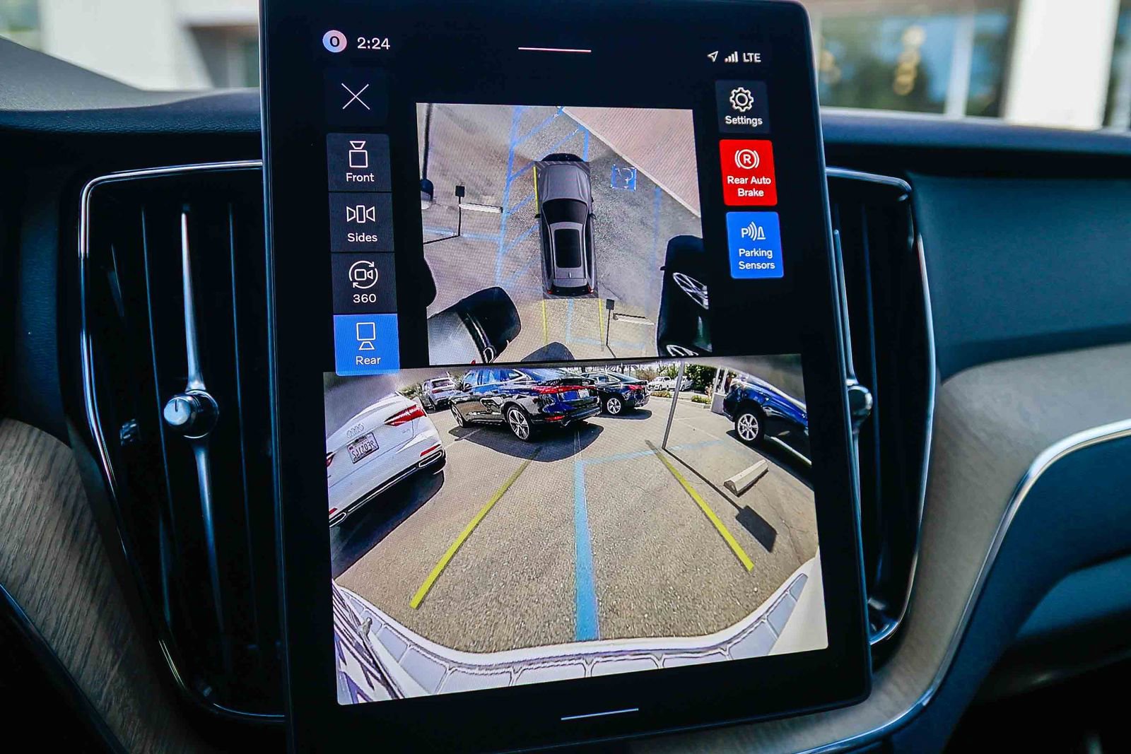 Used 2026 Volvo XC60 B5 Plus w/ Protection Package Premier image 27