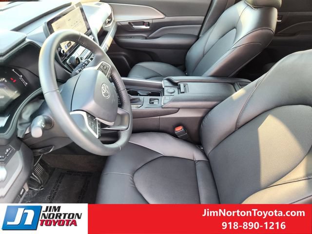 Used 2026 Toyota Grand Highlander FWD image 13