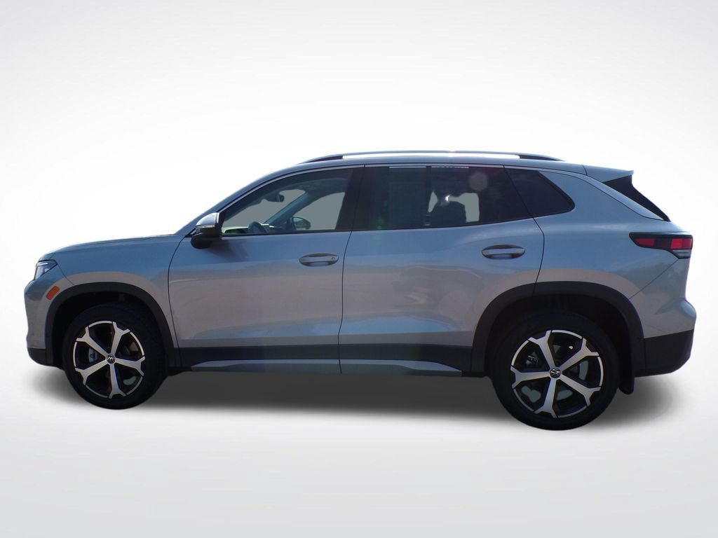 Used 2026 Volkswagen Tiguan SE AWD/4WD image 2