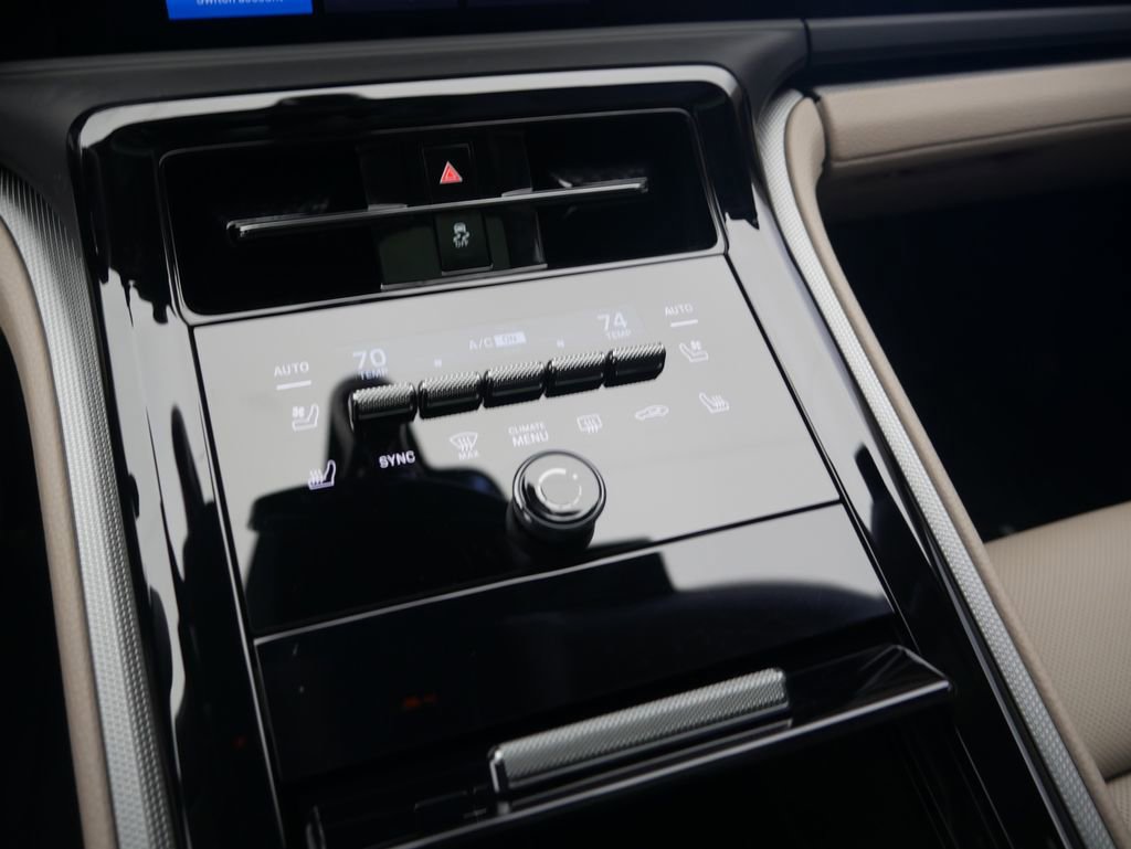 Certified 2025 Porsche Panamera 4 AWD/4WD image 39